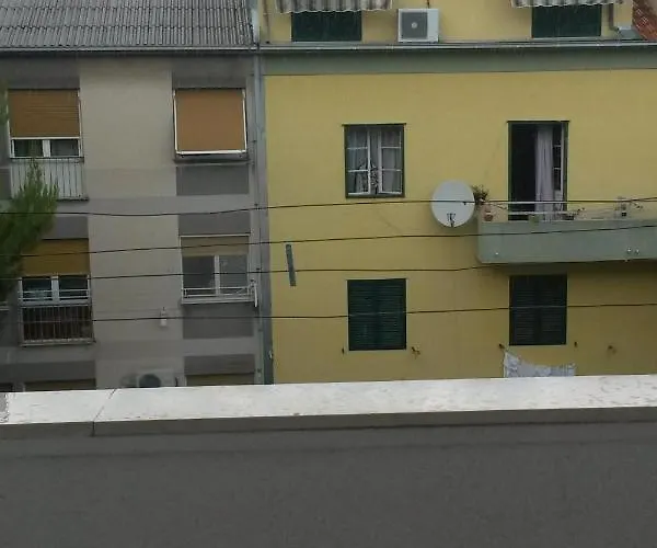 Apartments With Wifi Split - 11136 *